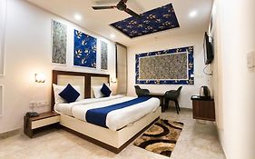 Hotel Homeaste 001 Near Yashobhoomi Convention Center